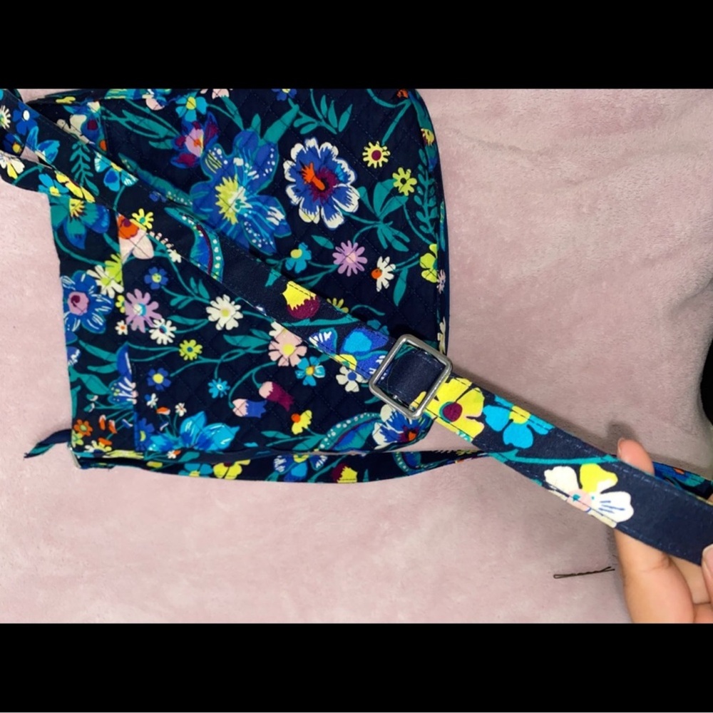Vera Bradley Crossbody Bag 👜 - Picture 6 of 8